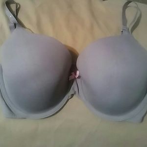 Victoria's Secret 34DD bra